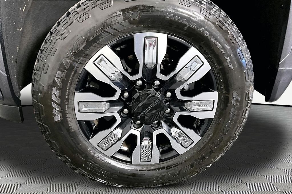 Used 2024 Silver GMC Denali image 32