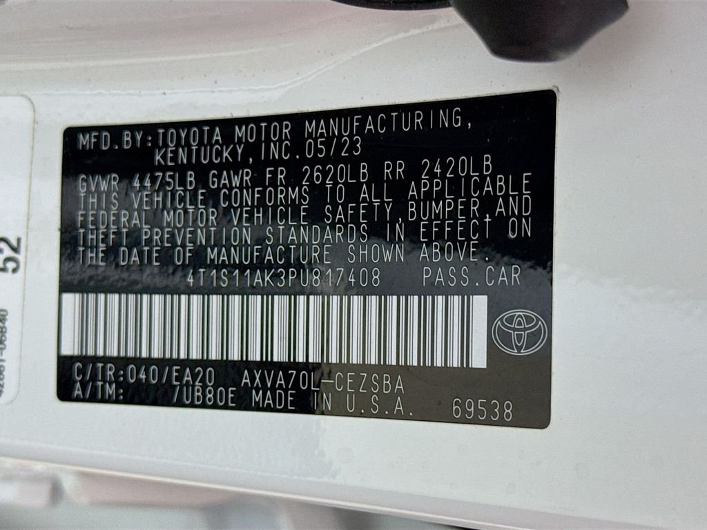 Used 2023 Ice Cap Toyota SE image 29