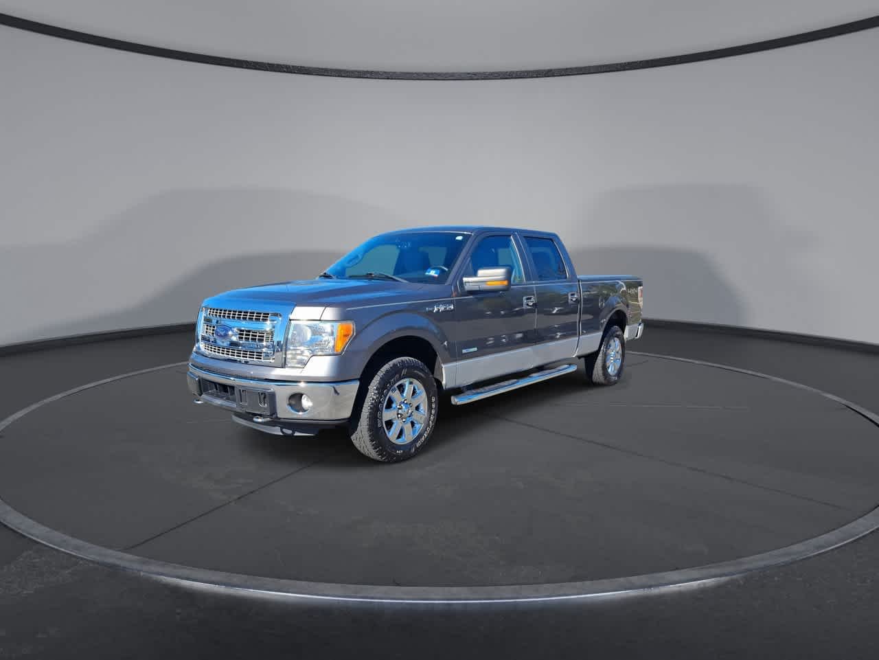 Used 2014 Sterling Gray Metallic/Ingot Silver Metallic Ford XLT image 4