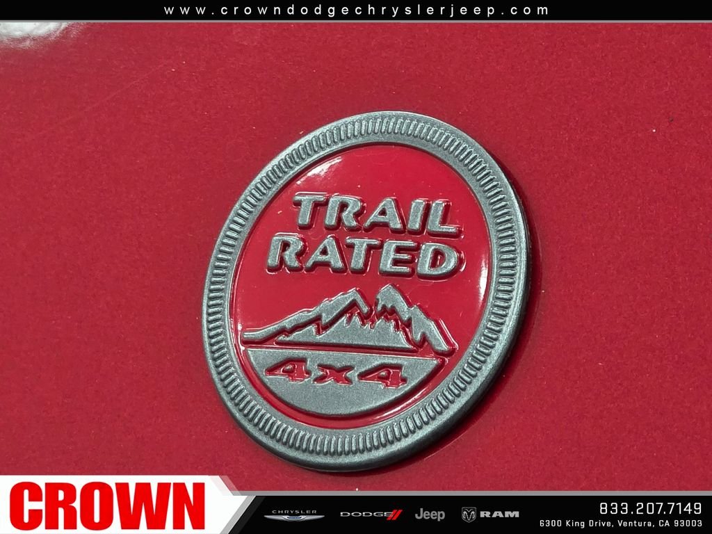 New 2026 Red Hot Pearl-Coat Exterior Paint Jeep Trailhawk image 9