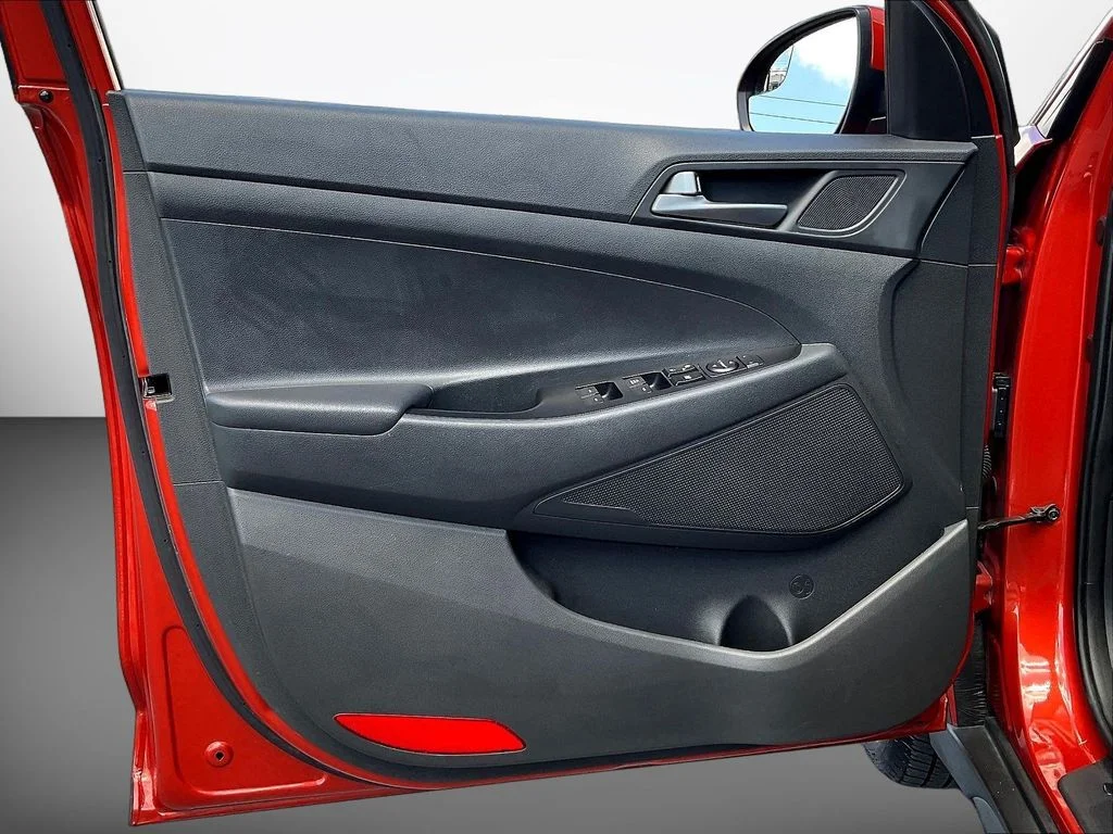 Used 2017 Orange Hyundai SE image 18