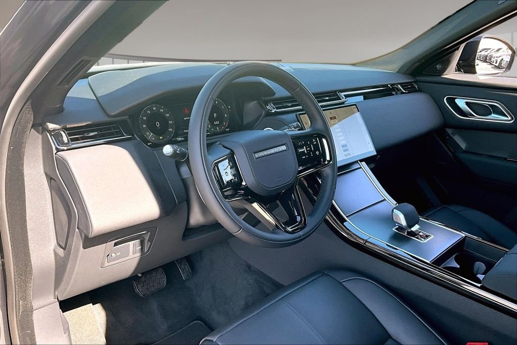 New 2026 CARPATHIAN GREY Land Rover S image 7