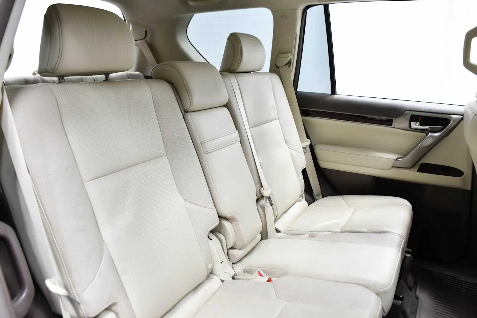 Used 2014 Tungsten Pearl Lexus  image 24