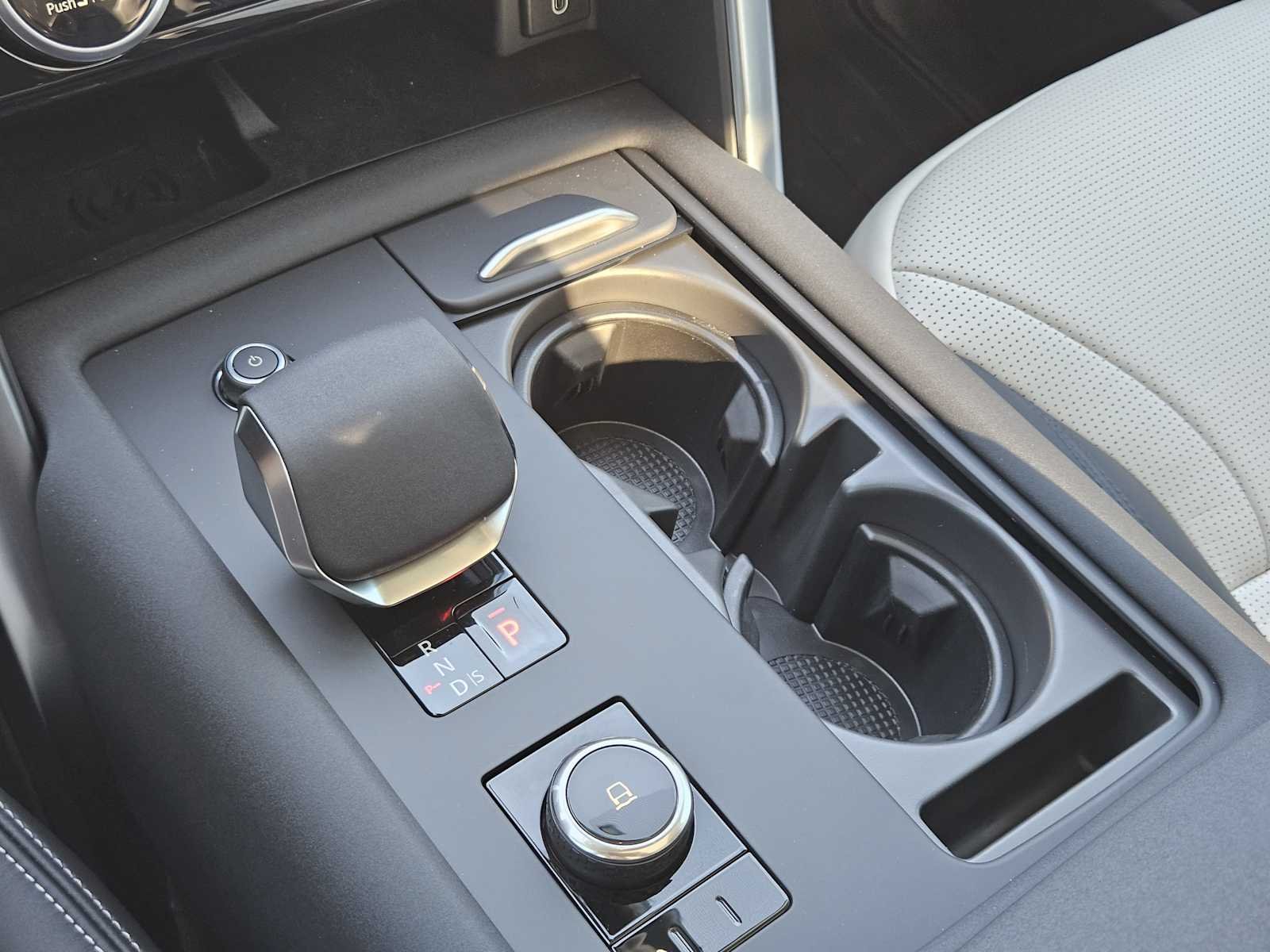 2026 Land Rover Discovery Gemini Edition - Photo 17