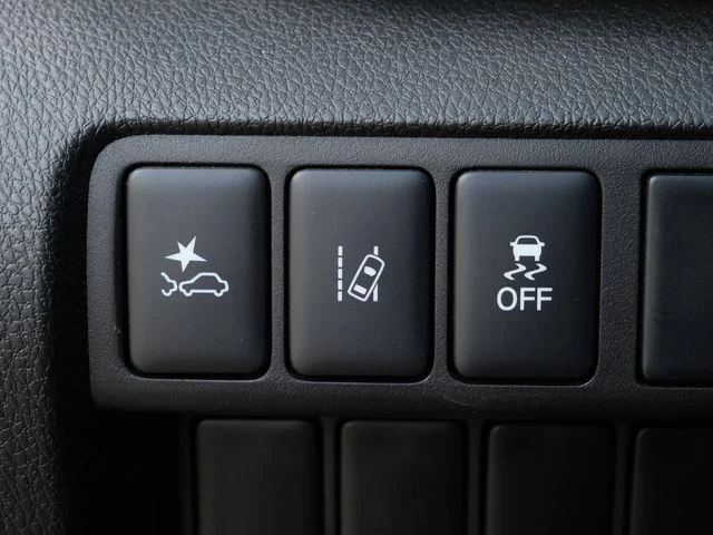Certified Used 2023 White Diamond Mitsubishi Ralliart image 16
