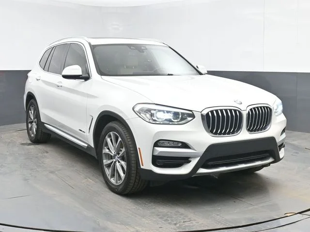 Used 2018 Alpine White BMW xDrive30i image 2