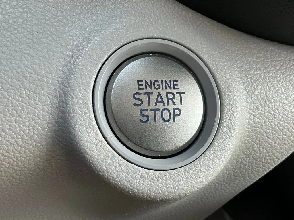 Used 2025 Blue Hyundai SEL image 39