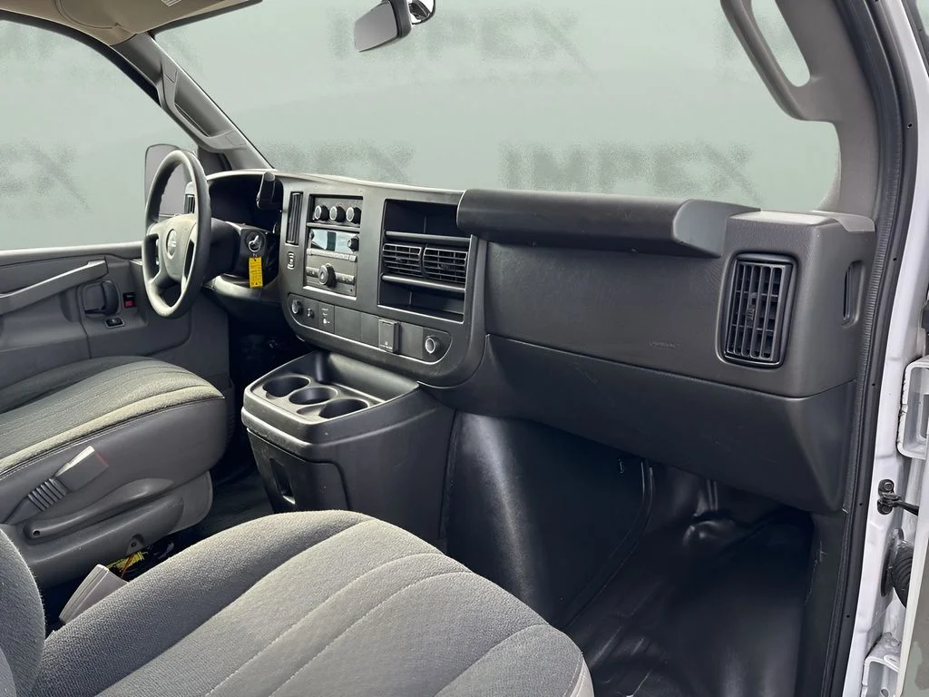 Used 2023 White GMC Work Van image 10