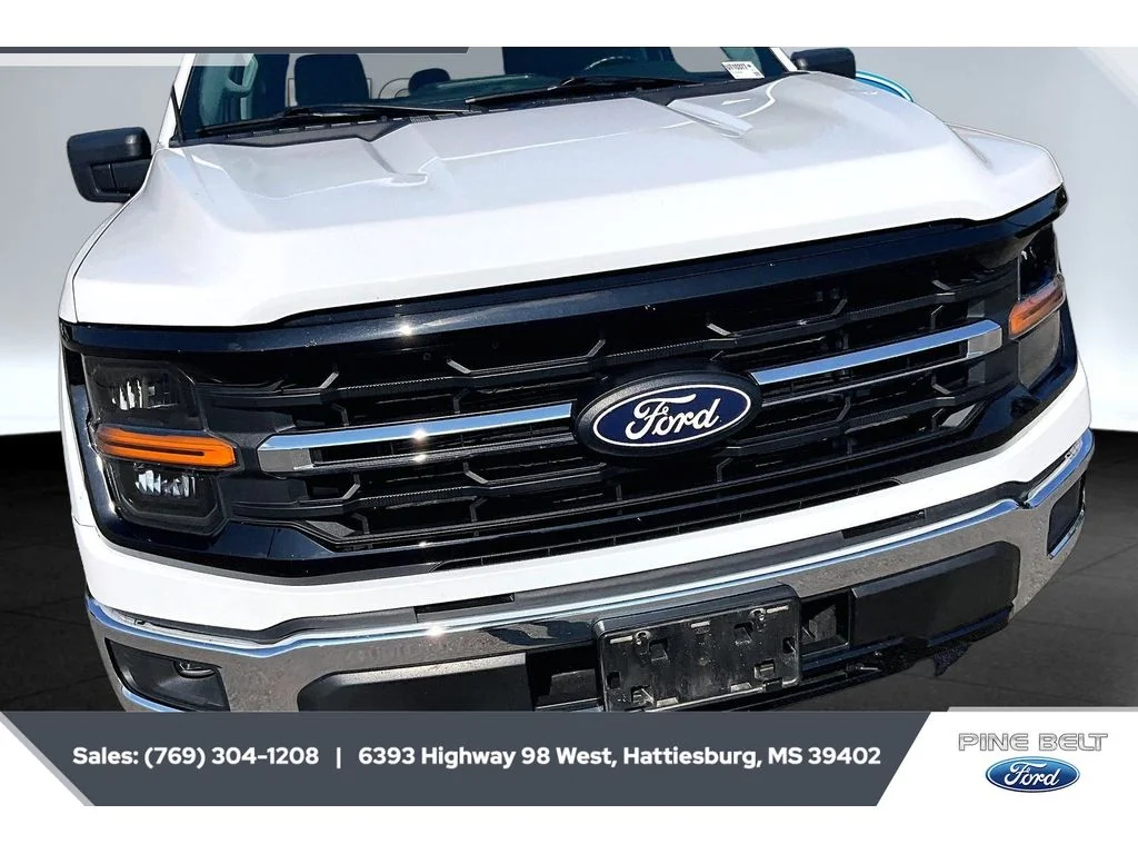 Used 2025 Oxford White Ford XLT image 22