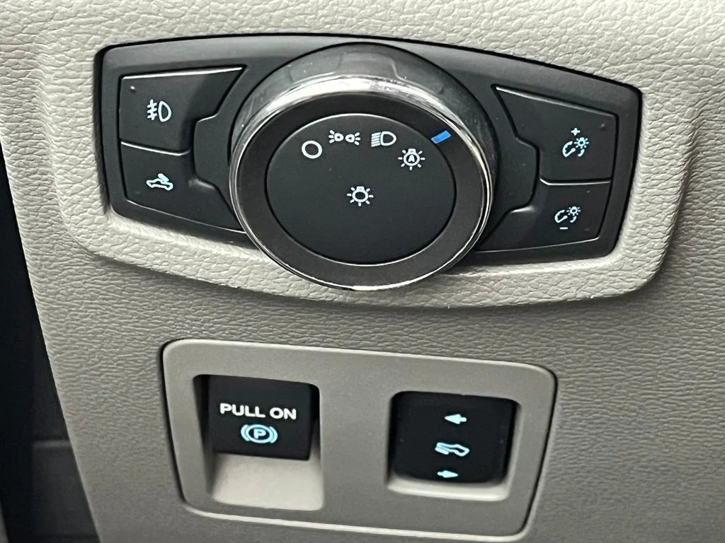 Used 2015  Ford XLT image 23