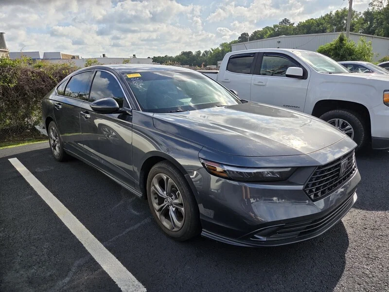 Used 2024 Meteorite Gray Metallic Honda EX image 3