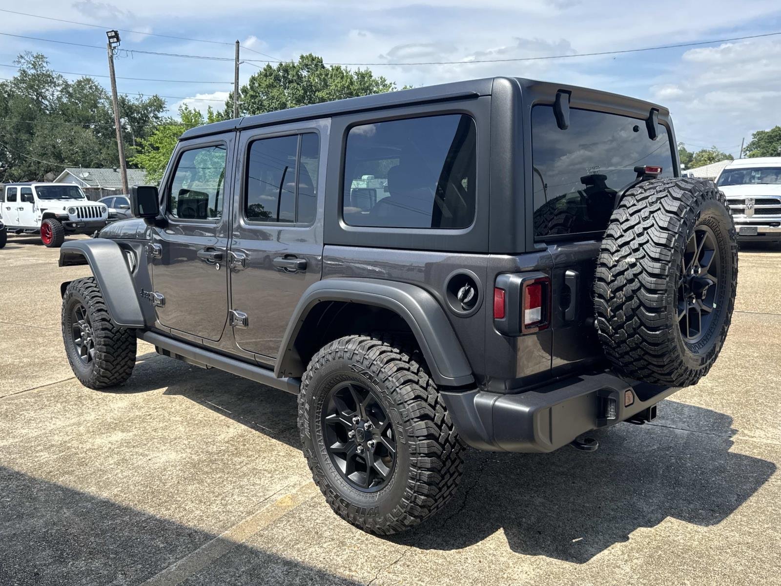 New 2026 Granite Crystal Metallic Clear-Coat Exterior Paint Jeep Willys image 4