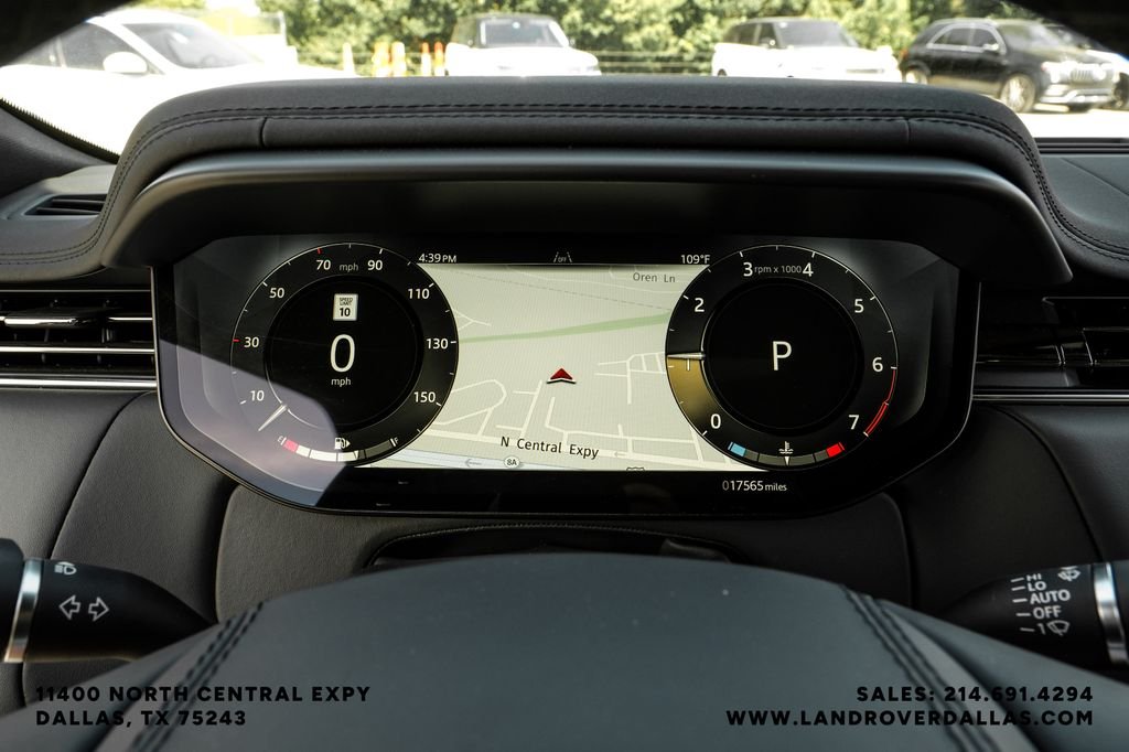 Used 2025 Santorini Black Metallic Land Rover SE image 21
