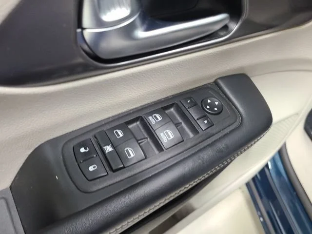 Used 2023 Fathom Blue Pearlcoat Chrysler Touring L image 18