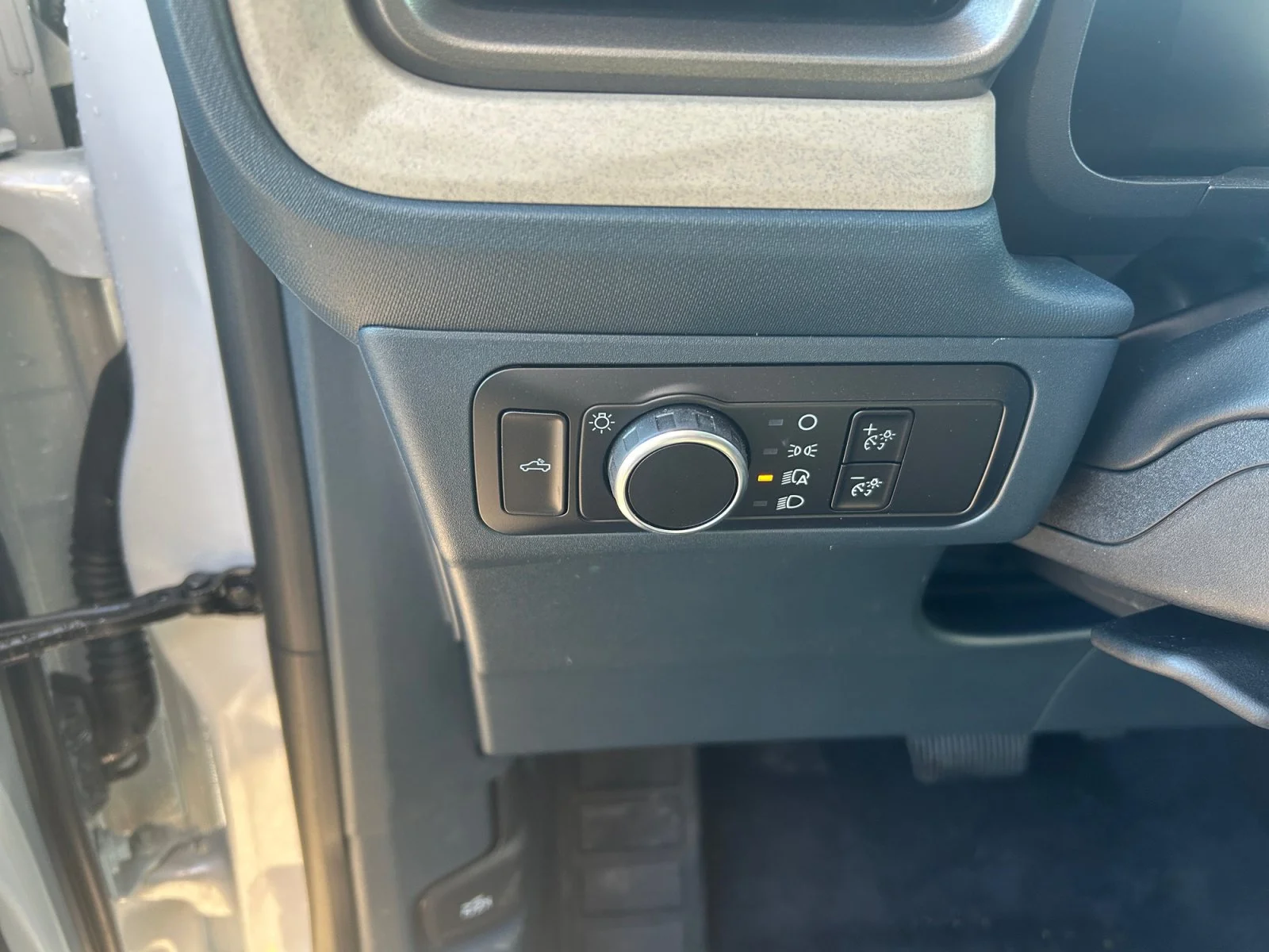 New 2026 Space White Metallic Ford LARIAT image 15
