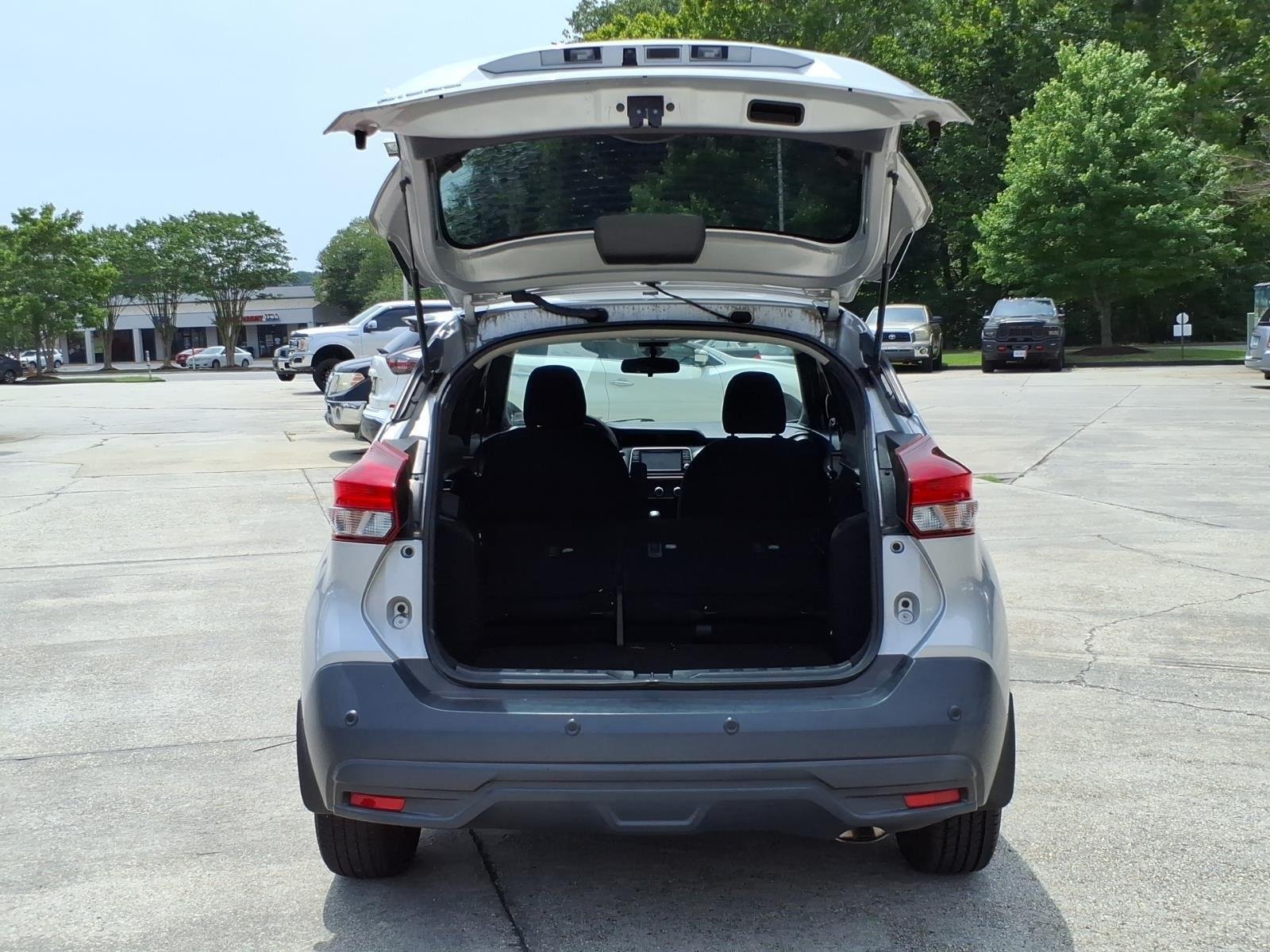 Used 2020 Brilliant Silver Metallic Nissan S image 24