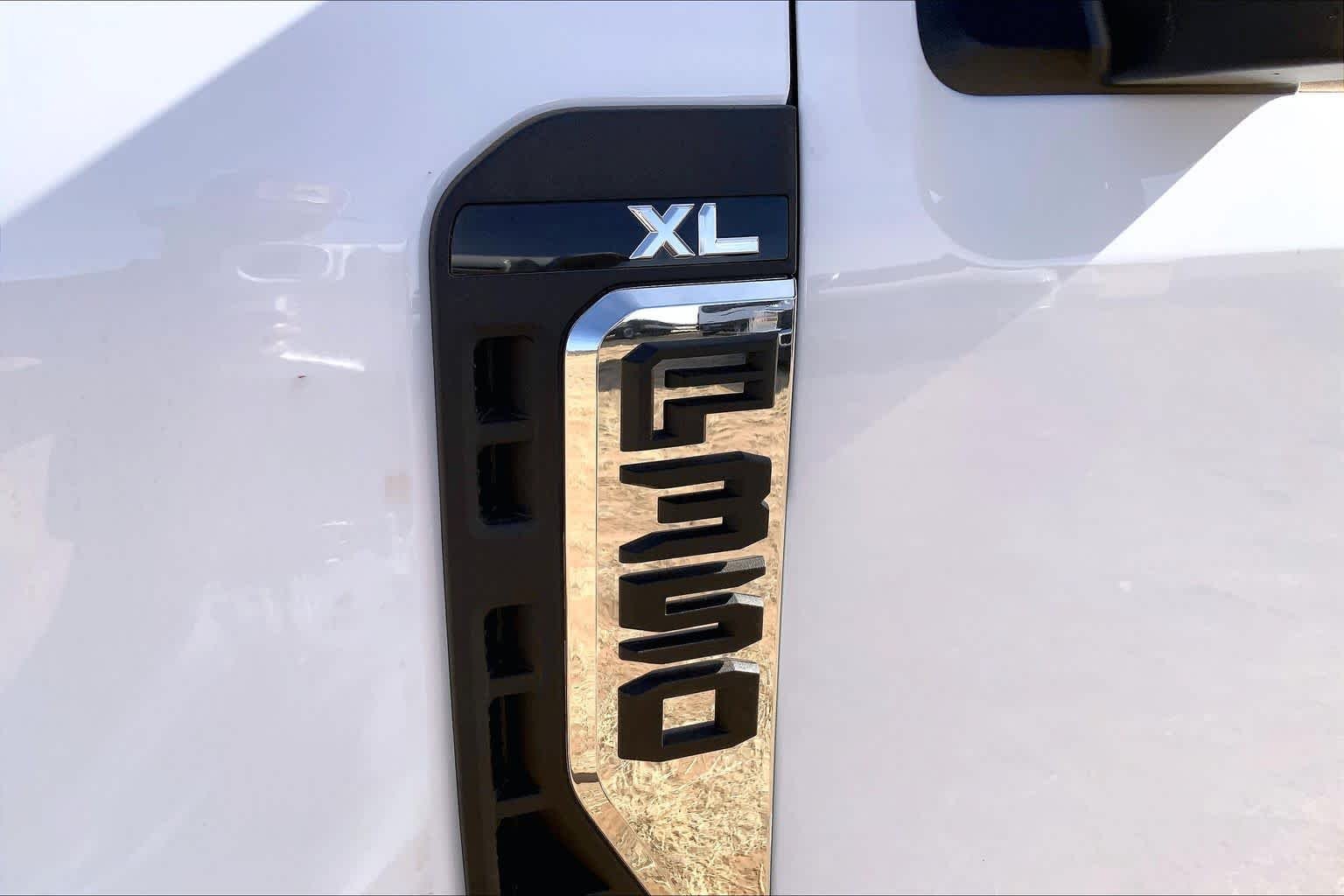 New 2026 Oxford White Ford F-350® XL image 15