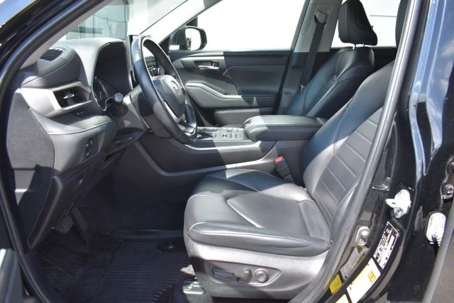 Used 2023 Black Toyota XLE image 11