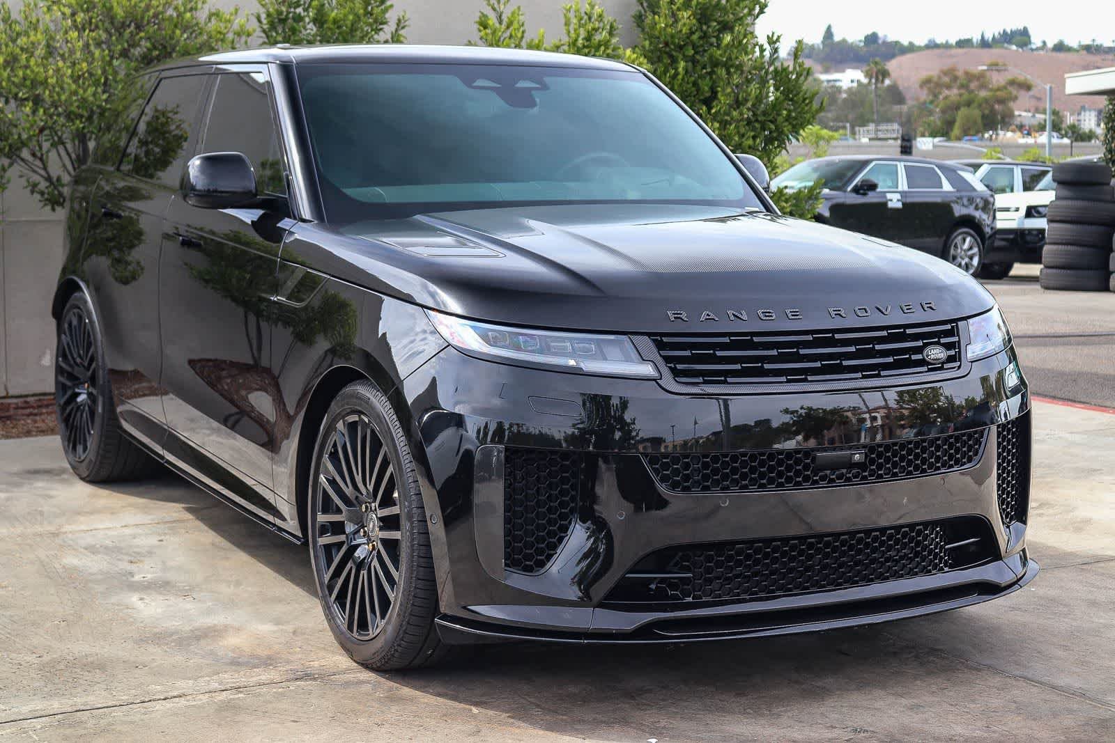 Used 2024  Land Rover SV Edition One Obsidian Black image 3
