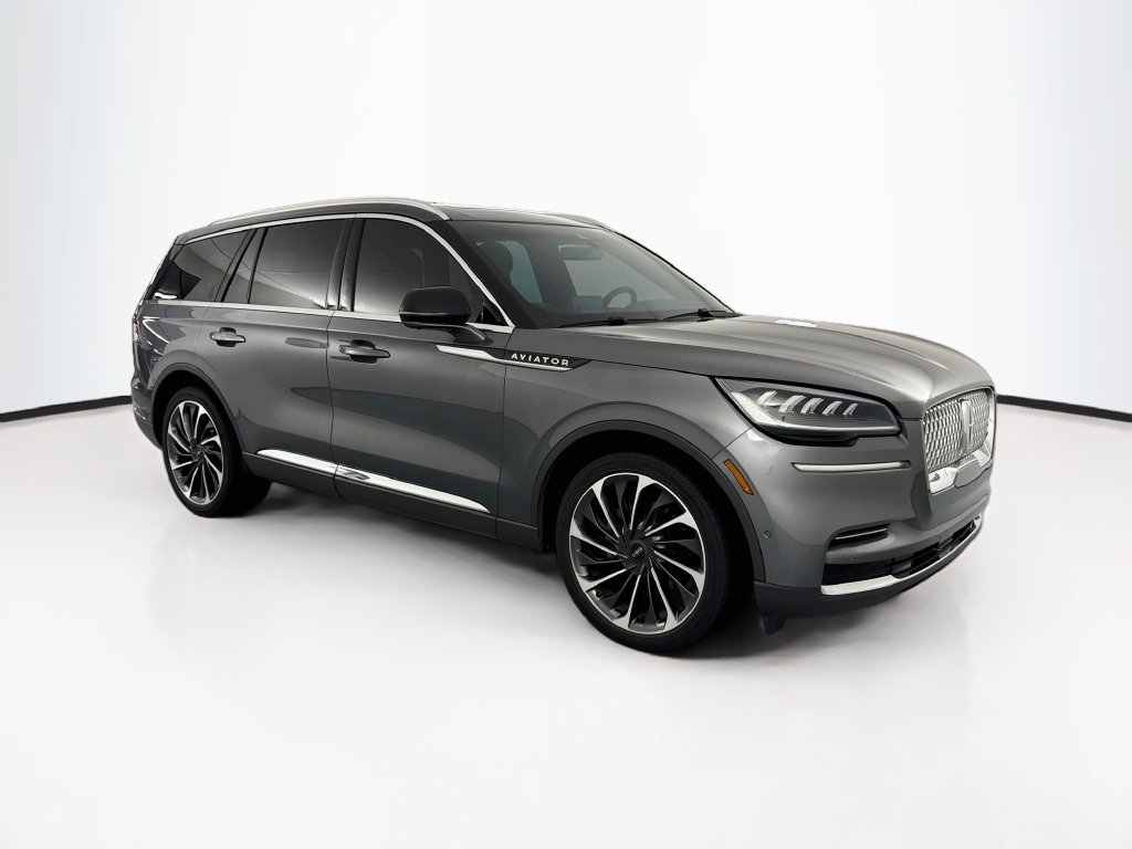 Used 2022 Gray Lincoln Reserve image 3