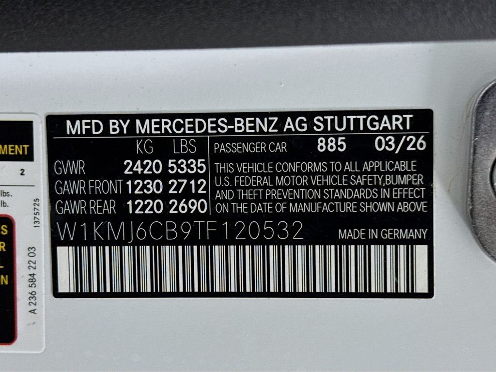 New 2026 MANUFAKTUR Moonlight White Metallic Mercedes-Benz AMG® CLE 53 4MATIC+ Coupe image 33