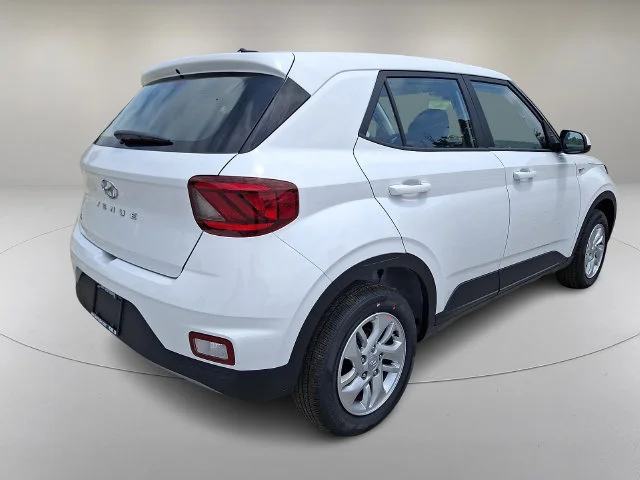 New 2026 White Hyundai SE image 7