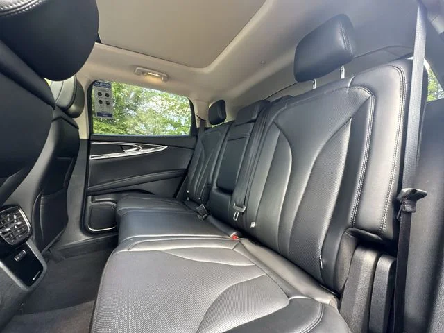 Used 2023 Black Lincoln Reserve image 23