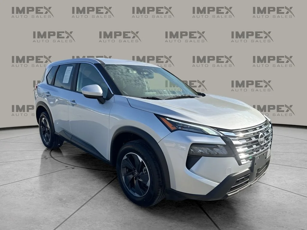 Used 2025 Silver Nissan SV image 7