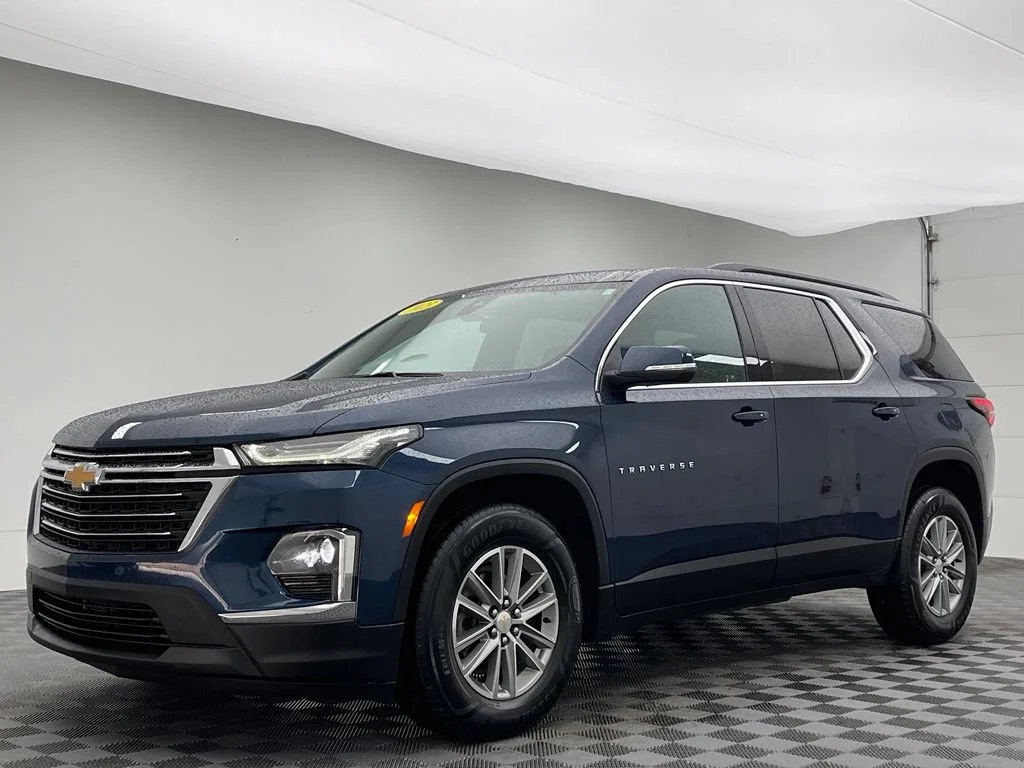 Used 2023 Northsky Blue Metallic Chevrolet LT Cloth image 2