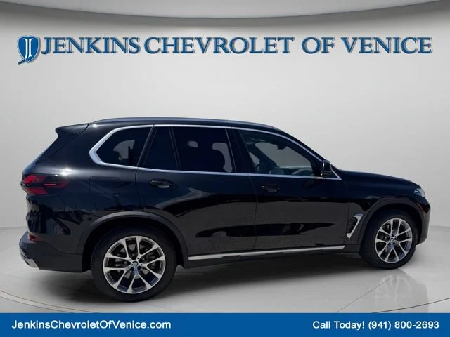Used 2024 Black BMW sDrive40i image 3