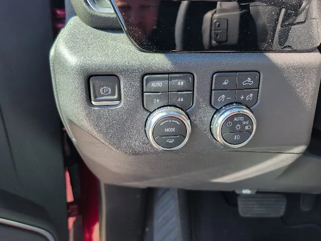 Used 2022 Red GMC SLT image 17