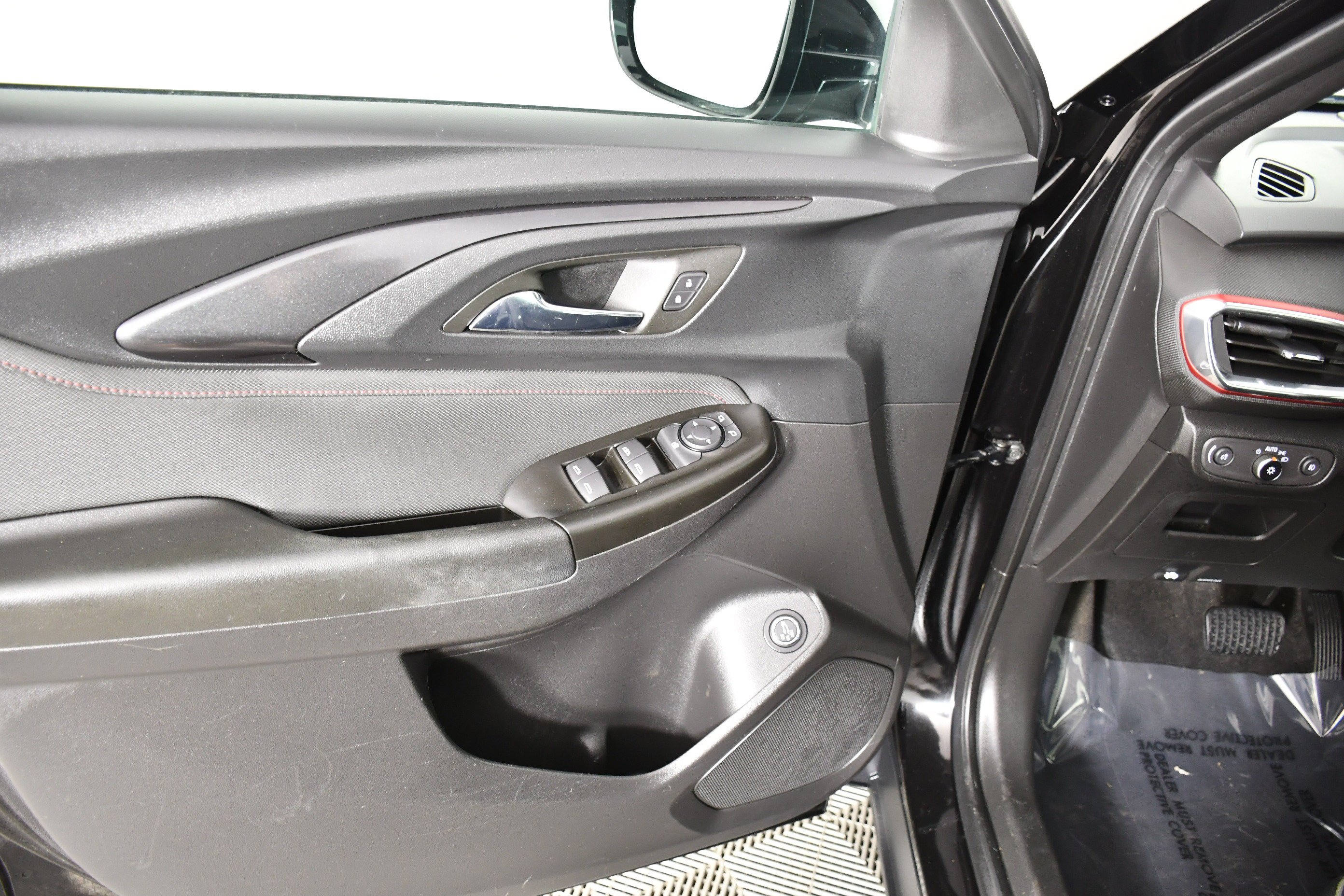 Used 2023 Mosaic Black Metallic Chevrolet RS image 37