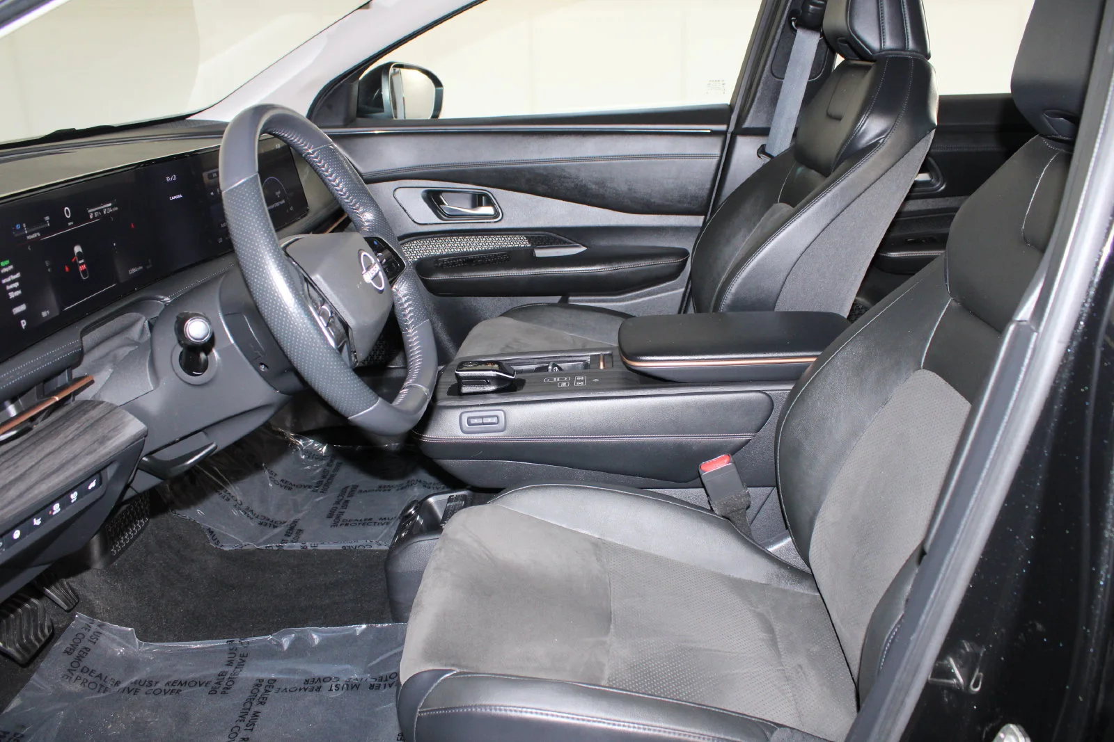 Used 2023 Black Nissan EVOLVE+ image 14