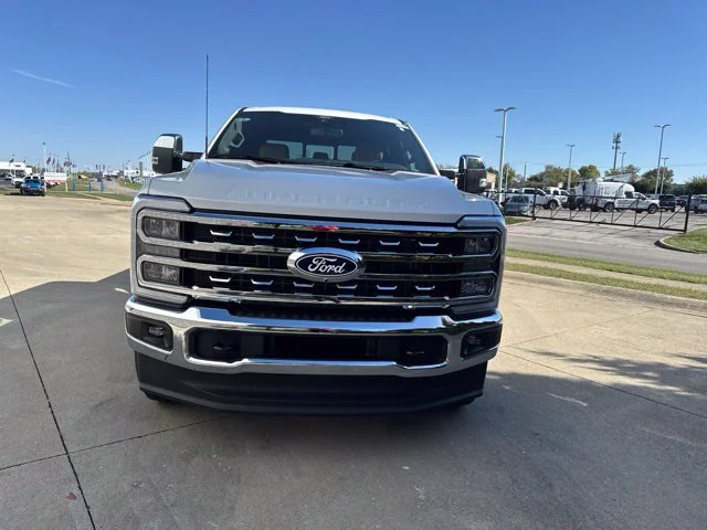 New 2027 Oxford White Ford Lariat image 41