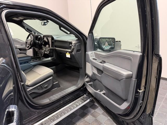 New 2026 Agate Black Metallic Ford XLT image 22