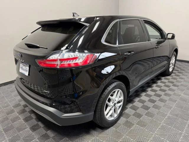 Used 2023 Black Ford SEL image 8
