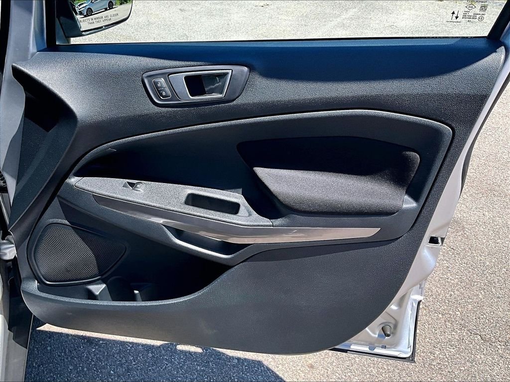 Used 2022 Silver Ford SE image 12