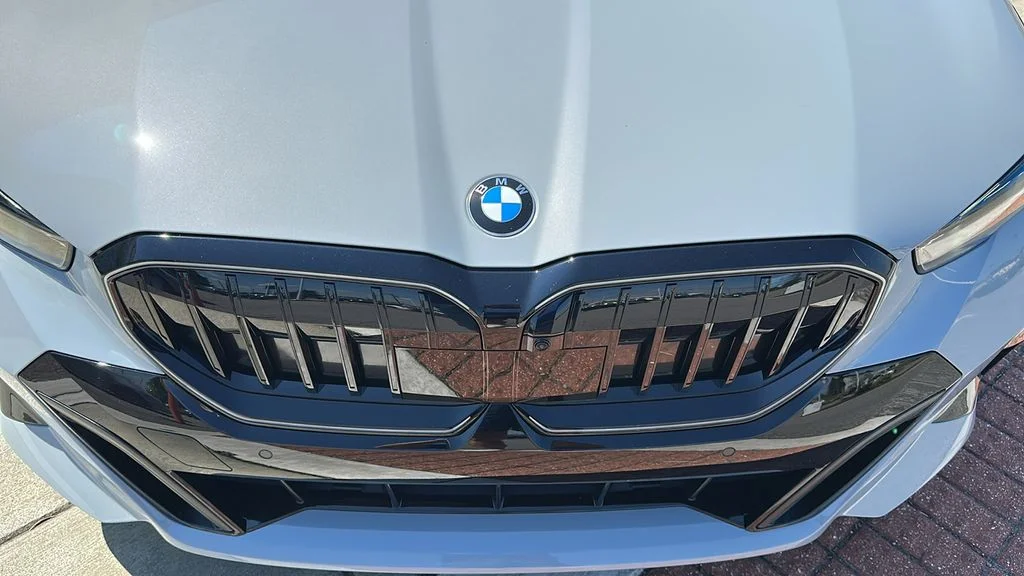 2026 BMW 5 Series 530i - Photo 9