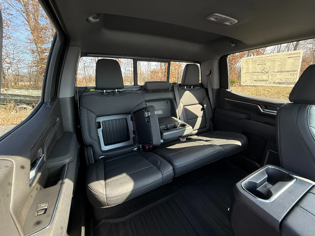 2026 GMC Sierra 1500 SLT - Photo 30