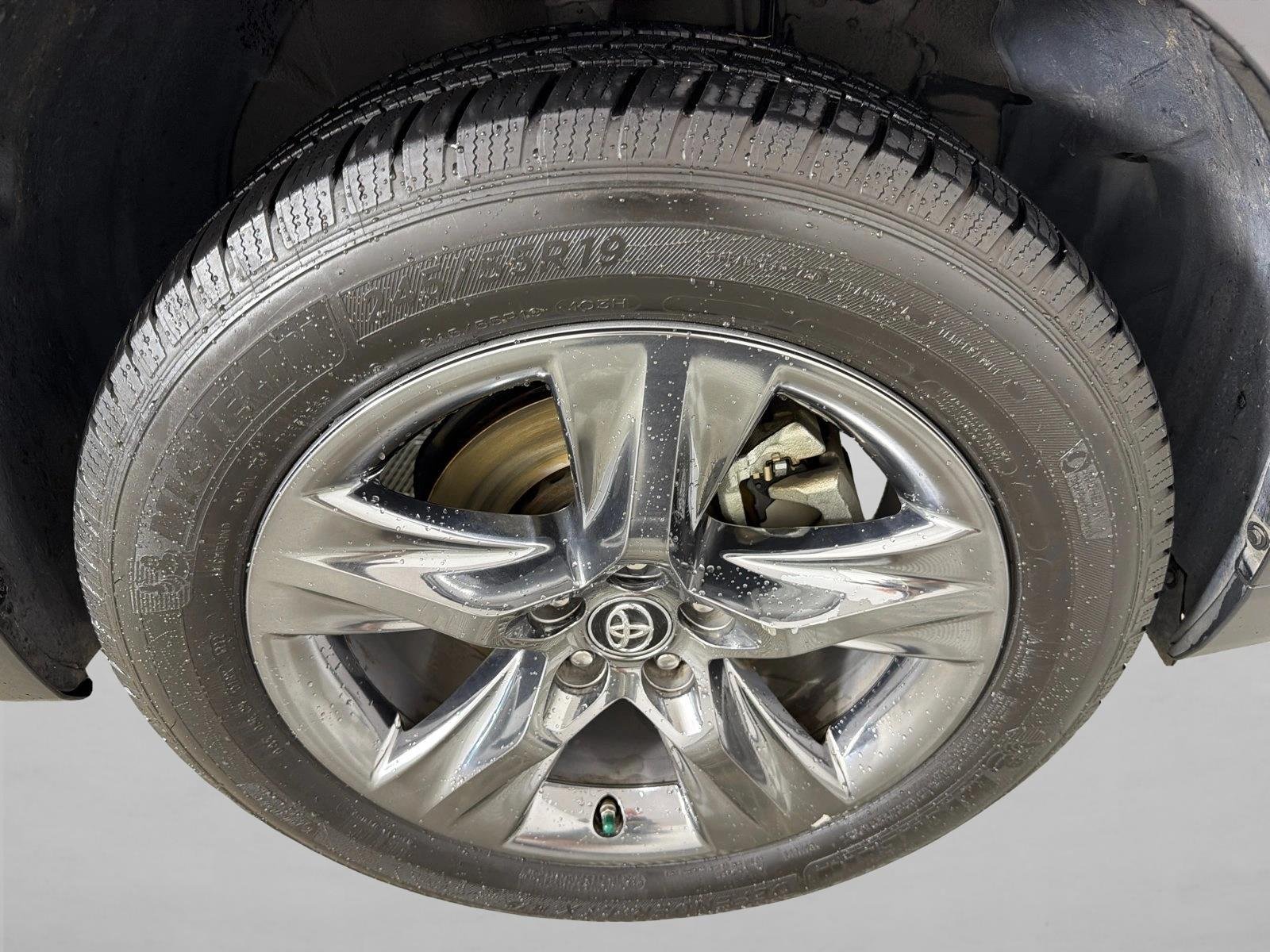 Used 2019 Blizzard Pearl Toyota Limited Platinum image 14