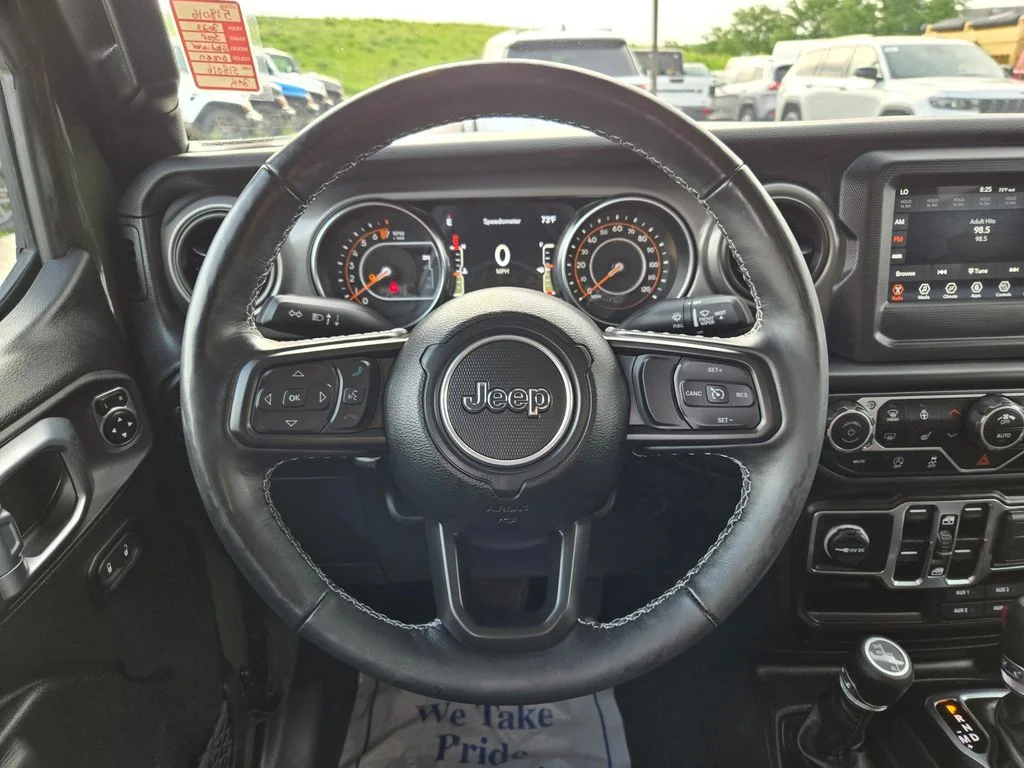 Used 2023 Green Jeep  image 18