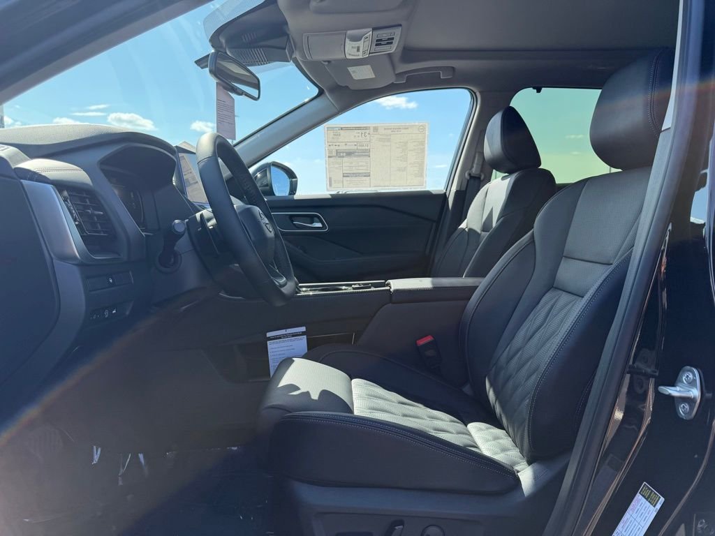New 2026 Super Black Nissan Platinum image 11