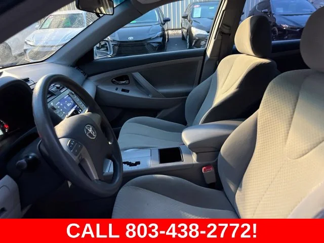 Used 2009 Silver Toyota  image 7