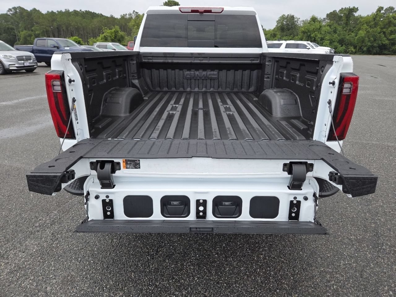 New 2026 Glacier White Tricoat GMC SLT image 24