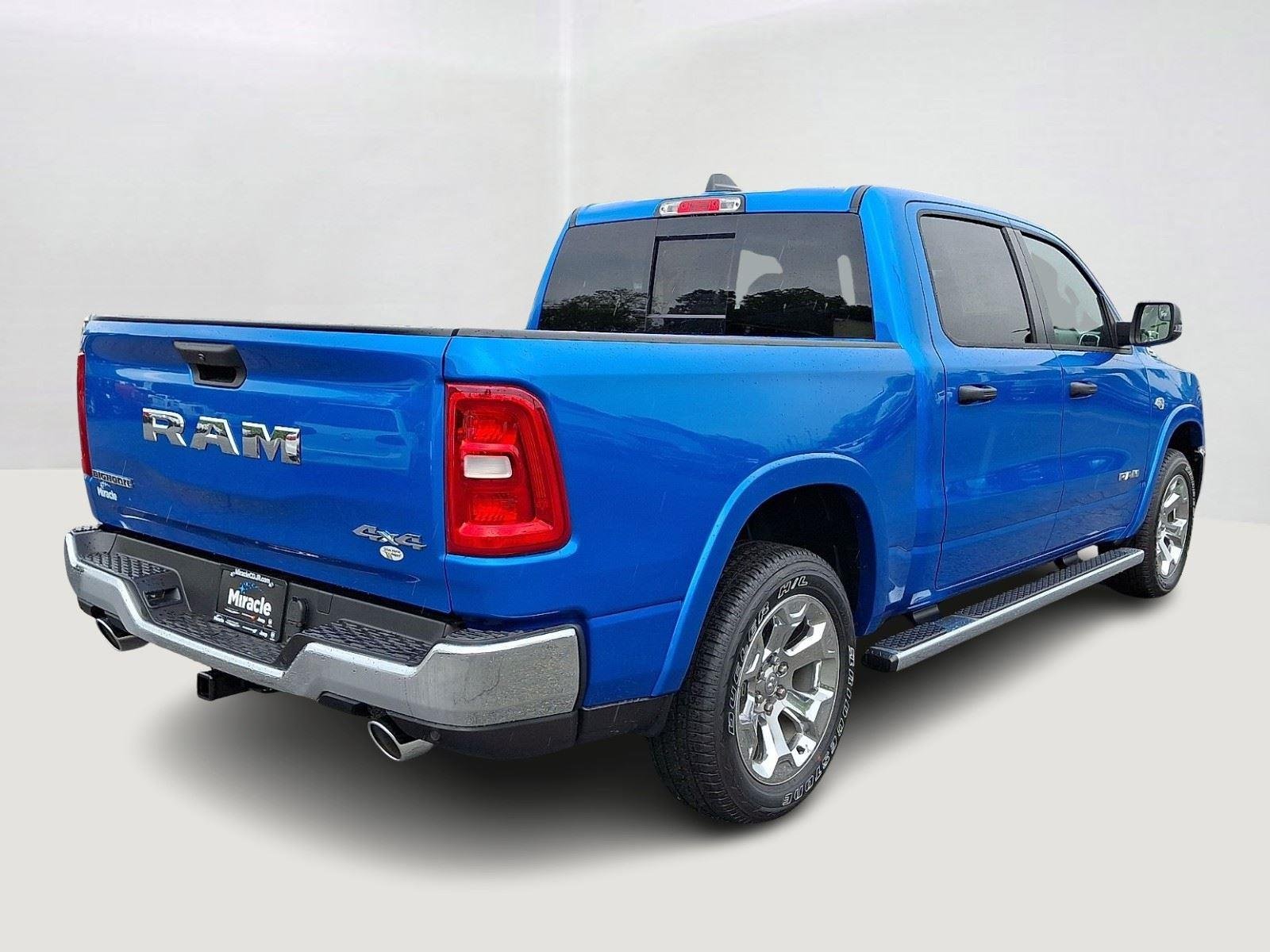 New 2026 Hydro Blue Pearl-Coat Exterior Paint RAM Big Horn image 3