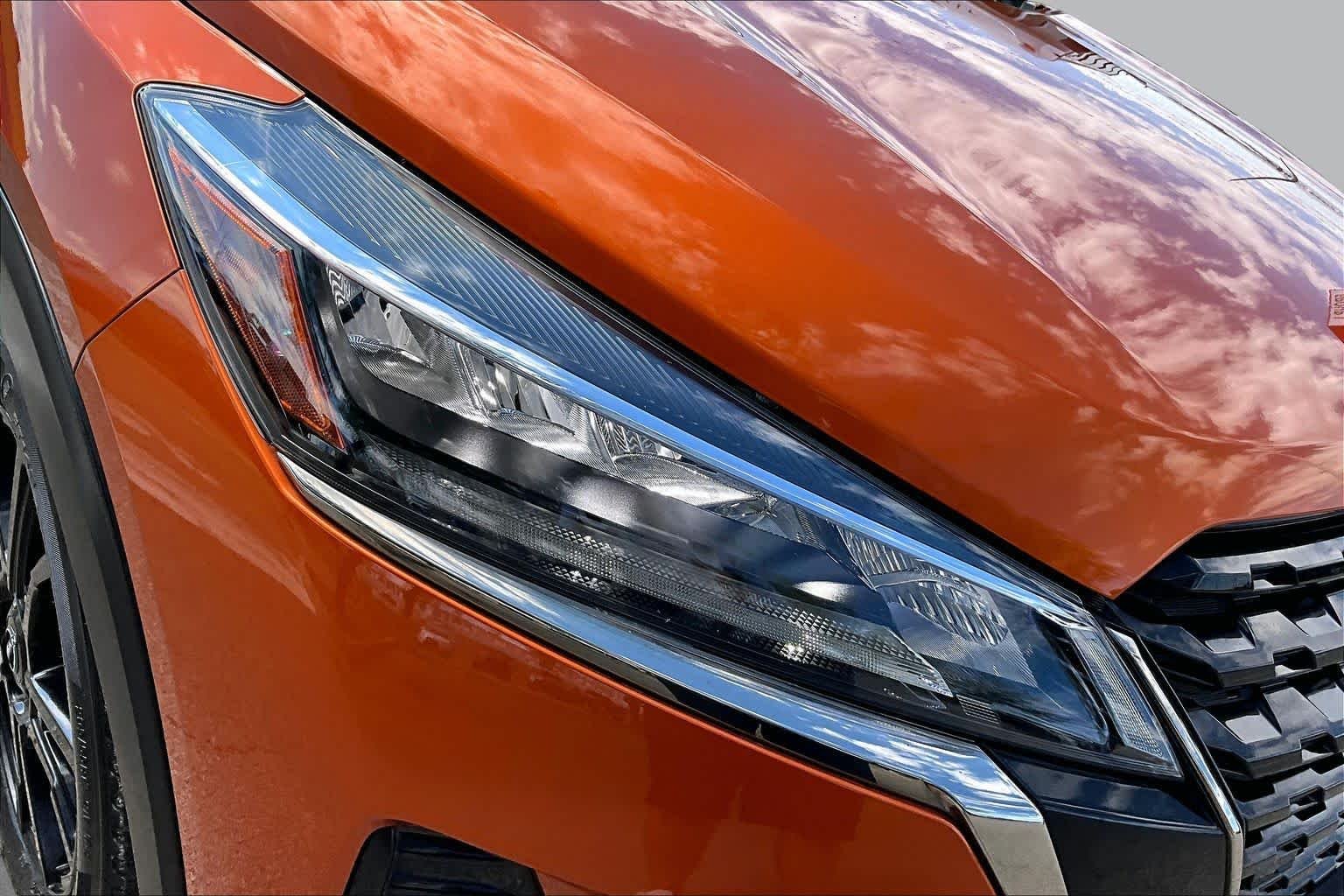 Certified Used 2023 Monarch Orange / Super Black Nissan SR image 27