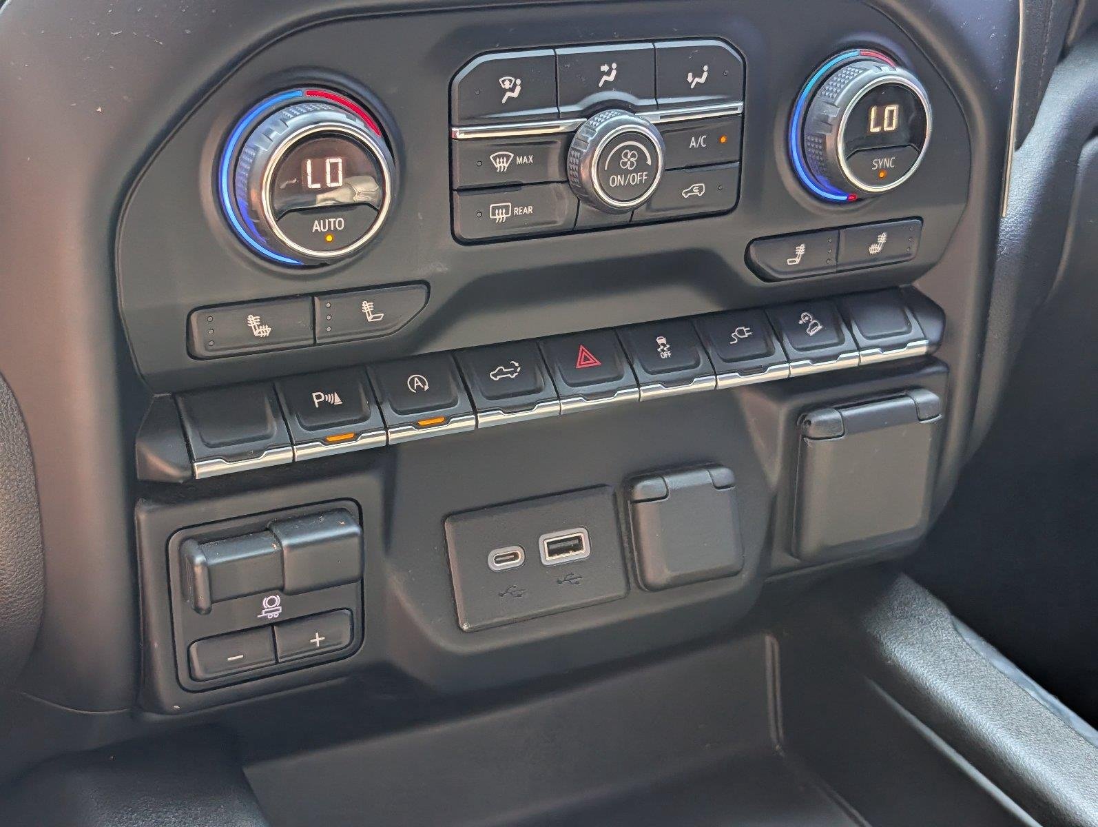 2021 Chevrolet Silverado 1500 RST - Photo 19
