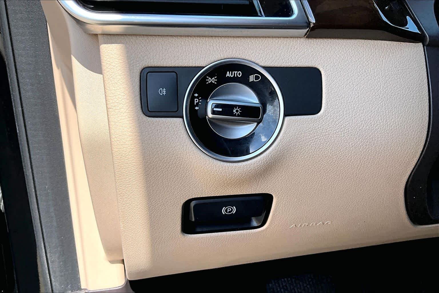 Used 2018 Black Mercedes-Benz GLE 350 image 34