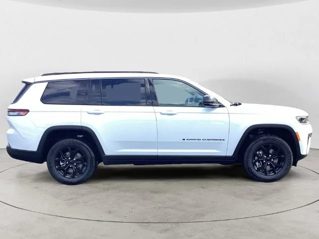 New 2026 Bright White Clearcoat Jeep L LAREDO ALTITUDE 4X4 image 6
