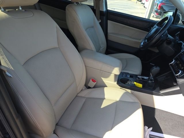 Used 2018 Dark Blue Subaru 2.5i image 14